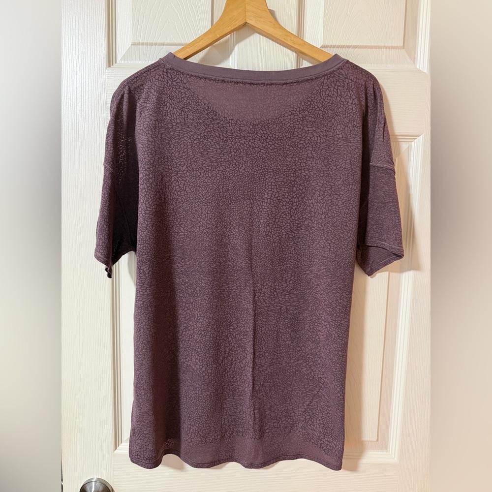 Lululemon‎ tshirt - Picture 3 of 5
